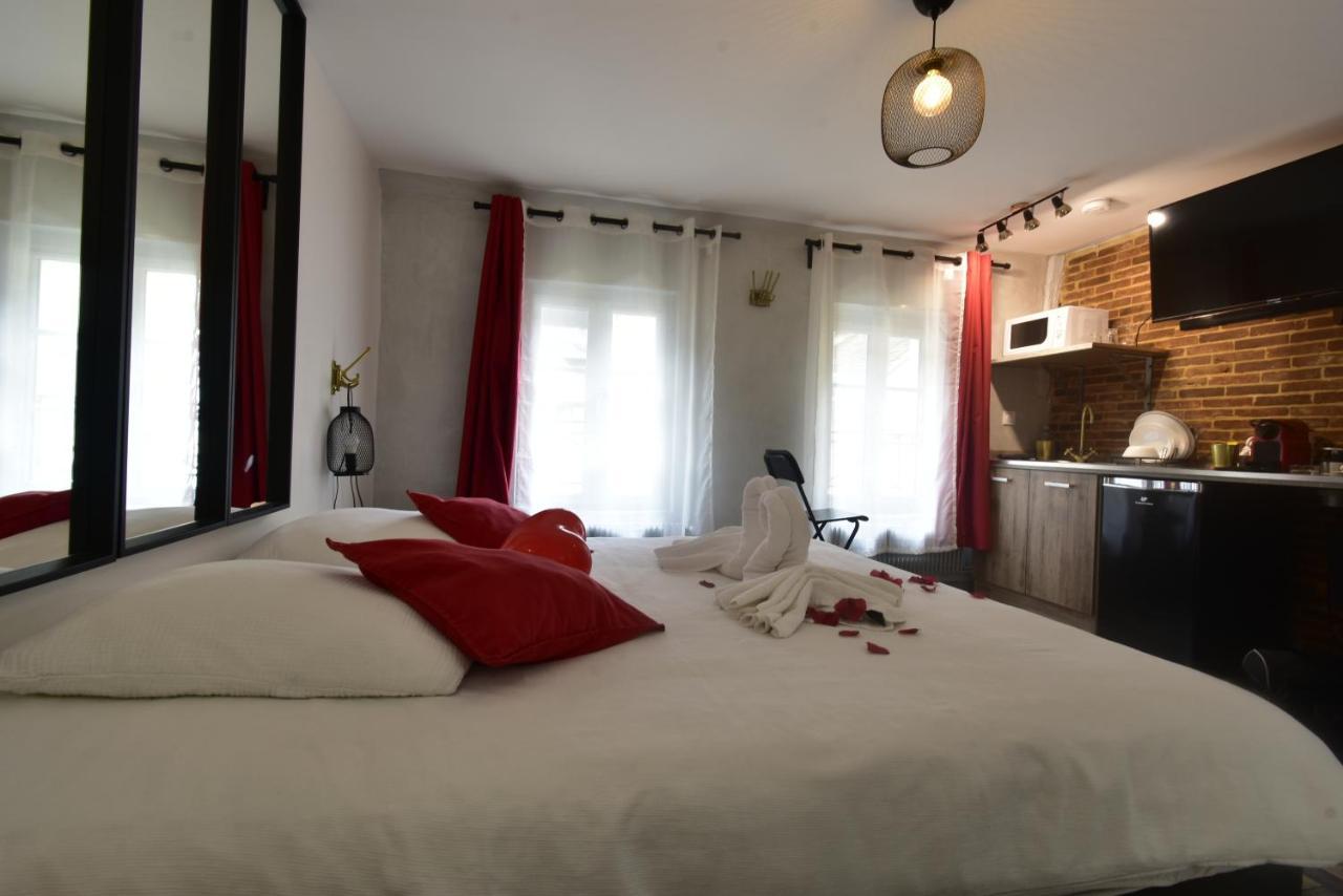 Appartement Jacuzzi Privatif : Urban Love Вернёй-сюр-Авр Экстерьер фото