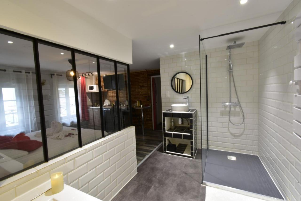 Appartement Jacuzzi Privatif : Urban Love Вернёй-сюр-Авр Экстерьер фото